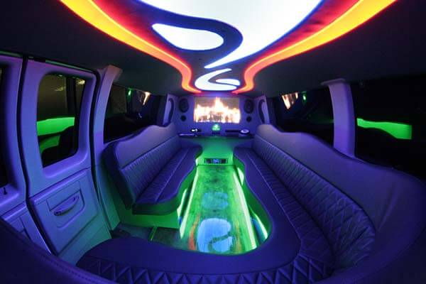 Cincinnati limo service and party bus rentals